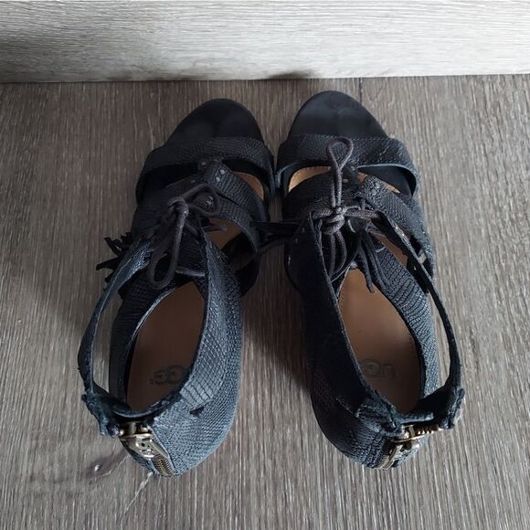 UGG Yasmin Black Snake Embossed Lace Tassel Zipper Wedge Sandal Women's Size 7 - Picture 6 of 10